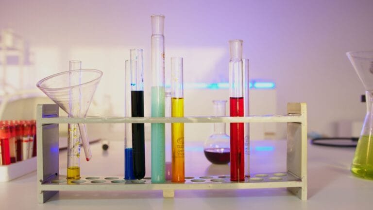 Bacteriostatic Water vs. Preservative-Free Water: Important Differences