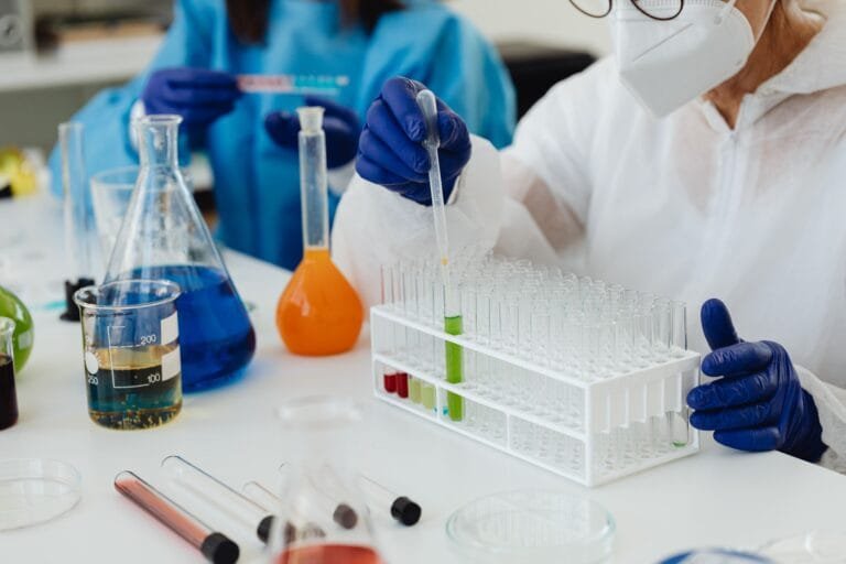 Reconstitution Solution vs. Bacteriostatic Water: Essential Differences Explained