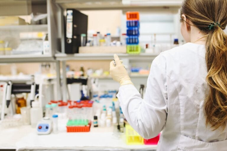 How to Choose a Reconstitution Solution: Essential Laboratory Guide